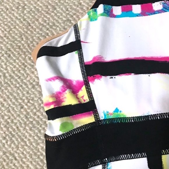 🌞😎 🌈NEW POST!!! Cute Lululemon white tank with black stripes & fun colours - Picture 8 of 8